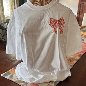Comfort Colors White Tee with Red Bow Design Unisex XL